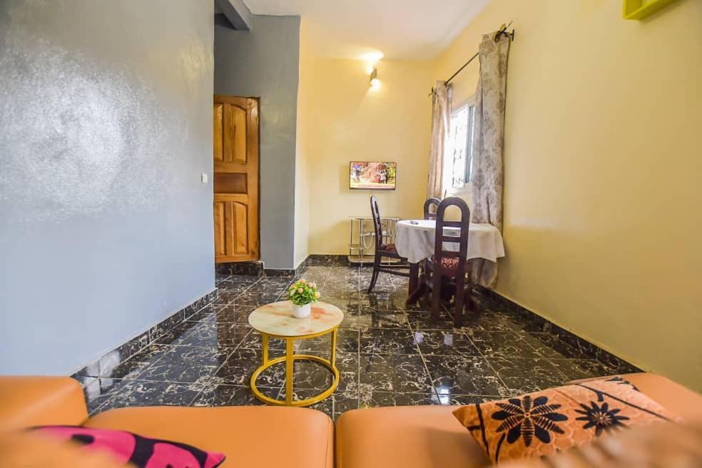 Appartements Neuf De Haut Standing Dm & Ng A Bafoussam المظهر الخارجي الصورة